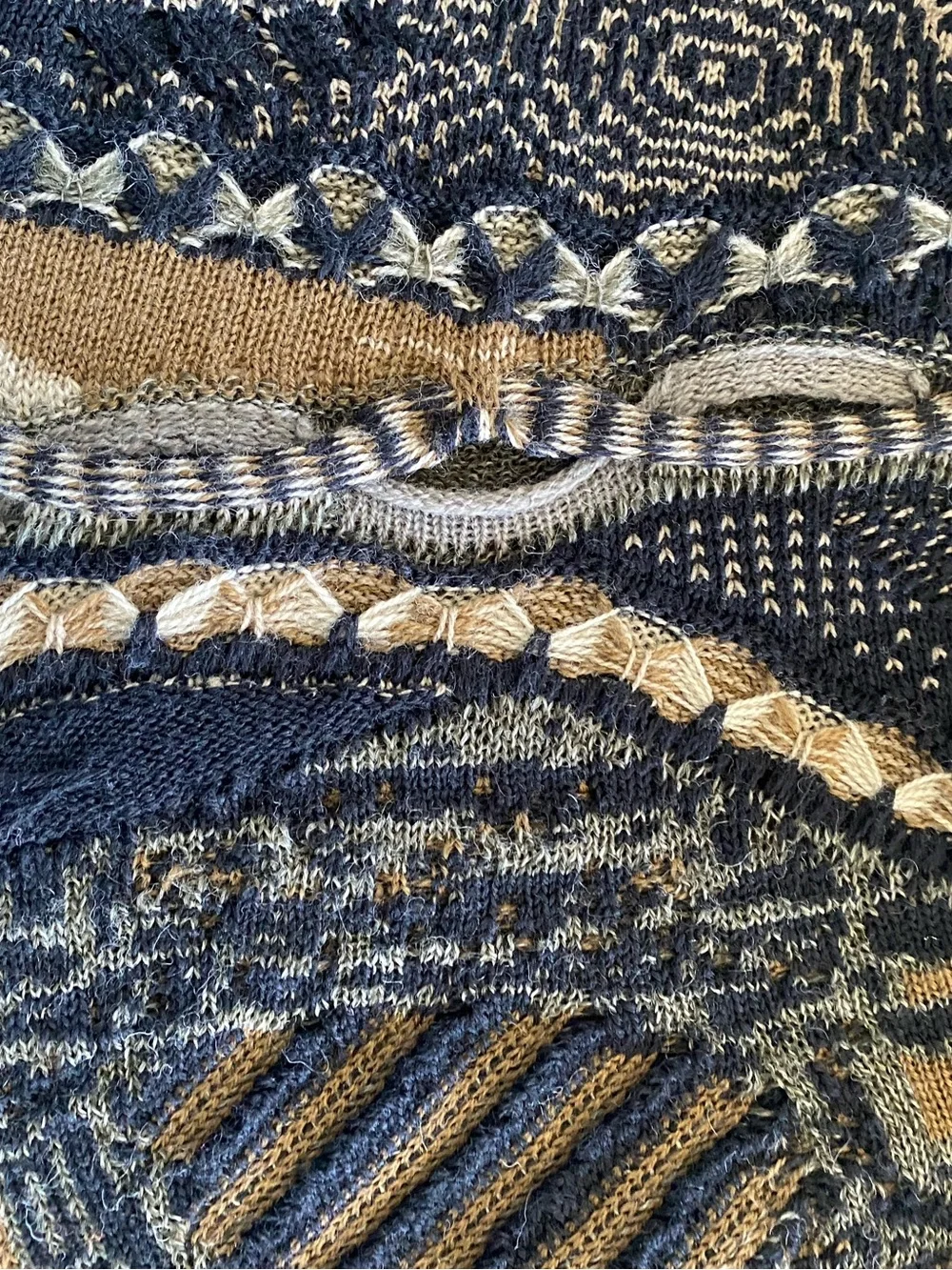 COOGI Men’s Multicolor Textured Crewneck Sweater